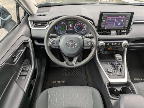 Used 2021 Toyota RAV4 XLE w/ Carpet Mat Package (TMS) image 28