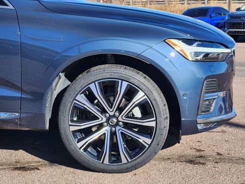 Used 2023 Volvo XC60 B5 Ultimate w/ Climate Package image 32