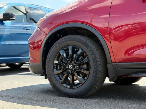 Used 2018 Nissan Rogue SV w/ Premium Package FWD image 37