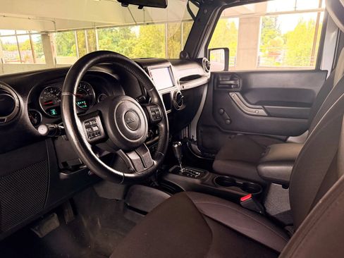 Used 2014 Jeep Wrangler Sport w/ Connectivity Group AWD/4WD image 17