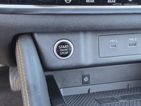 Used 2022 Nissan Rogue Platinum w/ Head-Up Display Package FWD image 11