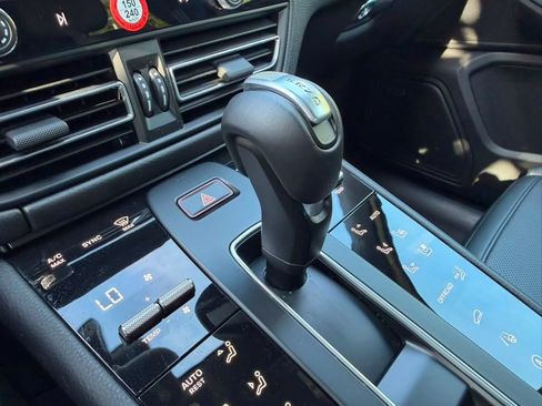 Certified 2026 Porsche Macan AWD/4WD image 14