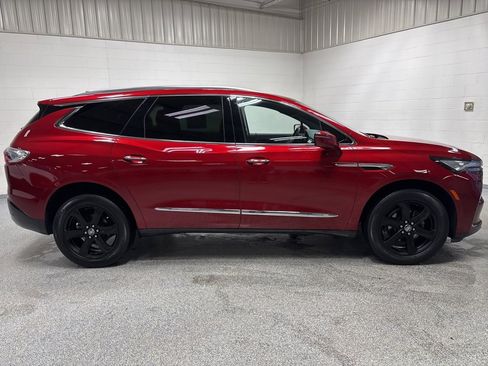 Used 2024 Buick Enclave Essence w/ Sport Touring Edition image 8