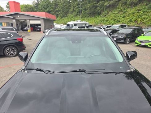 Used 2023 Toyota Highlander XLE AWD/4WD image 22