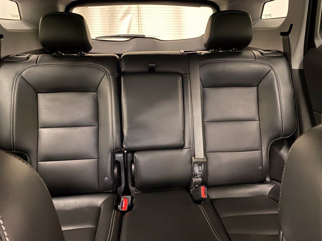 Used 2024 GMC Terrain SLT AWD/4WD image 18
