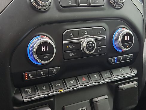 Used 2020 GMC Sierra 2500 Denali w/ Denali Ultimate Package image 16