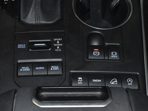 Used 2020 Toyota Highlander XLE image 20