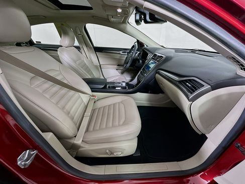Used 2019 Ford Fusion SEL FWD image 31