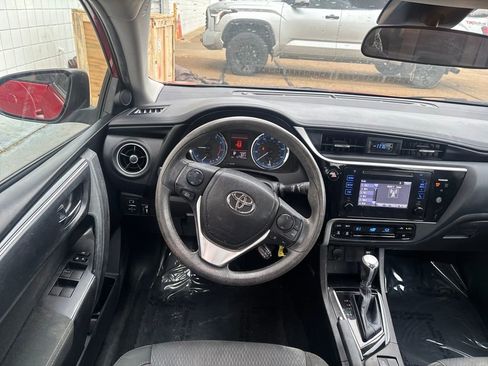 Used 2017 Toyota Corolla LE image 2