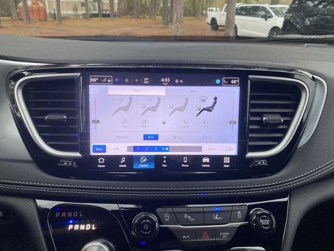 New 2026 Chrysler Pacifica Limited w/ S Appearance Package image 33