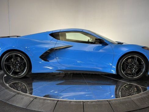 Used 2023 Chevrolet Corvette Stingray Premium Cpe w/ Z51 Performance Package RWD image 29