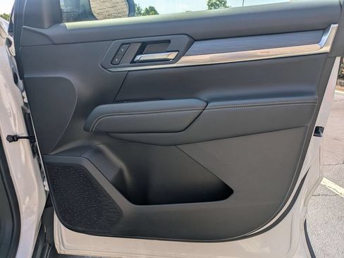 Used 2025 GMC Terrain Elevation AWD/4WD image 33