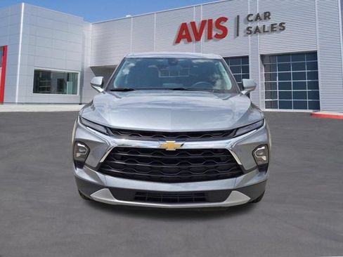 Used 2025 Chevrolet Blazer LT FWD image 2