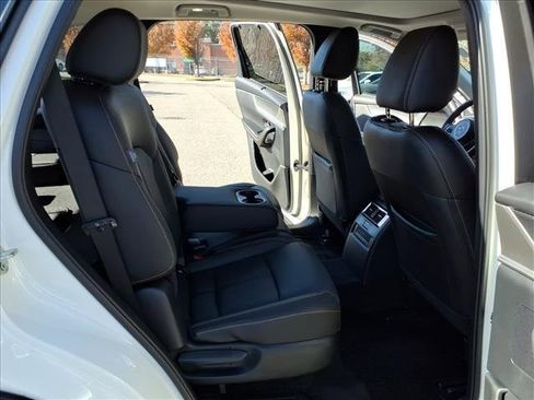 Used 2025 MAZDA CX-70 Plug-In Hybrid w/ Premium Pkg image 19