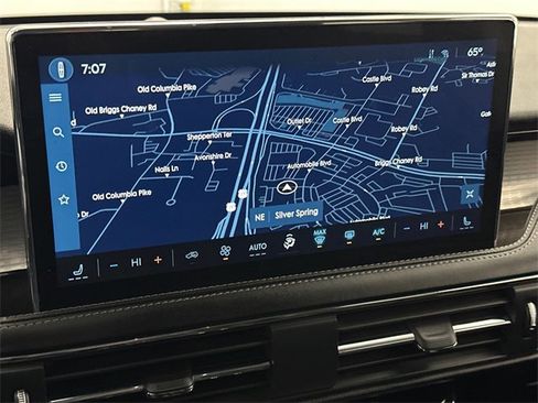 Used 2023 Lincoln Corsair FWD w/ Rear Removable Package Tray image 26