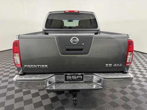 Used 2005 Nissan Frontier SE AWD/4WD image 5