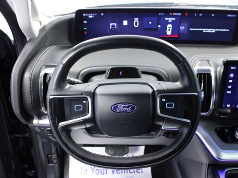 Used 2025 Ford Expedition Max Platinum AWD/4WD image 18