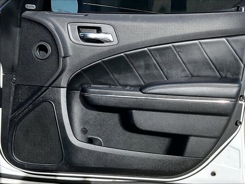 Used 2014 Dodge Charger R/T image 23