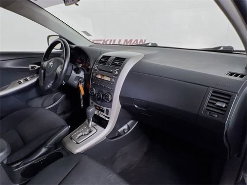 Used 2010 Toyota Corolla S image 32