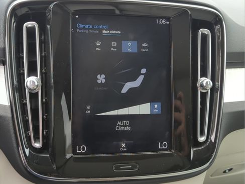 Used 2019 Volvo XC40 T5 Momentum AWD/4WD image 26