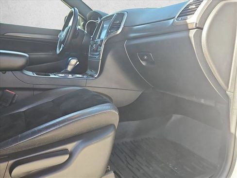 Used 2017 Jeep Grand Cherokee Altitude image 22