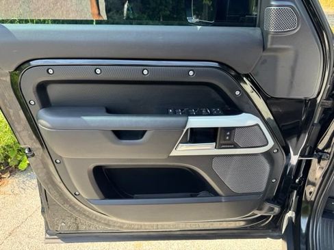 Used 2024 Land Rover Defender 110 S AWD/4WD image 8