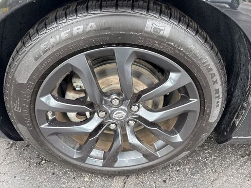 Used 2018 Nissan 370Z Touring RWD image 16