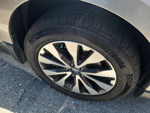 Used 2015 Subaru Outback 2.5i Limited AWD/4WD image 8