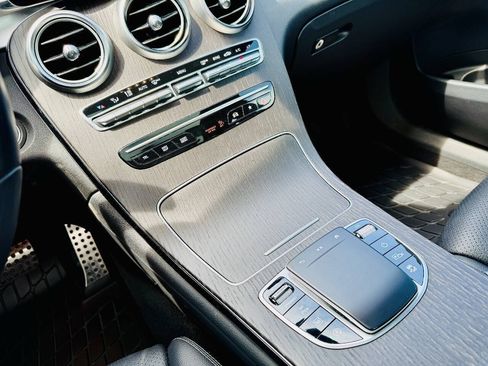 Used 2022 Mercedes-Benz GLC 300 4MATIC w/ AMG Line image 16