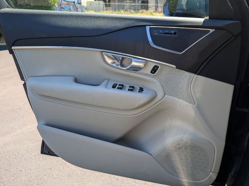 Used 2020 Volvo XC90 T6 Momentum w/ Protection Package Premier AWD/4WD image 24
