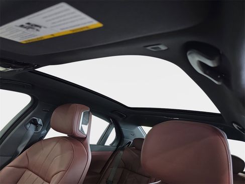 Certified 2023 BMW 760i xDrive w/ Executive Package image 28