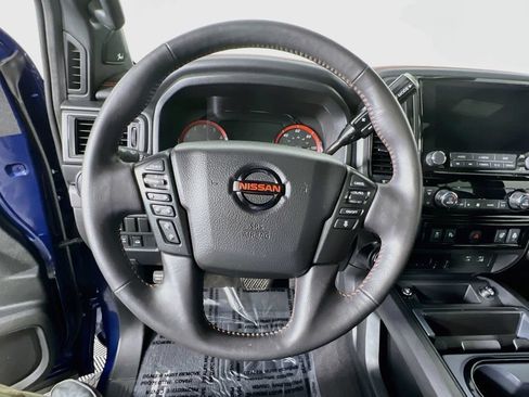Used 2021 Nissan Titan PRO-4X w/ Pro-4x Convenience Package AWD/4WD image 10