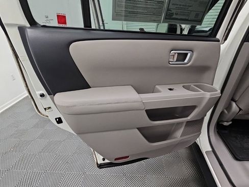 Used 2015 Honda Pilot Touring image 32