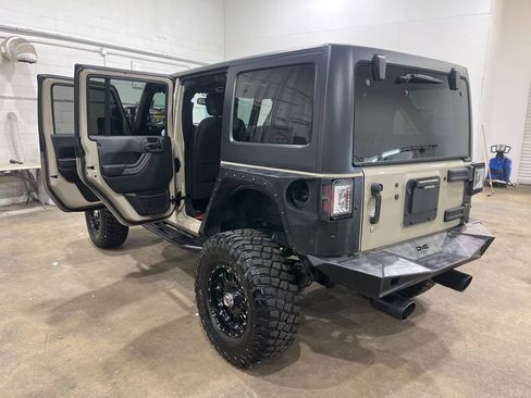 Used 2018 Jeep Wrangler Unlimited Sport S AWD/4WD image 24