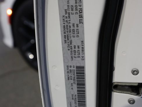 Used 2022 Tesla Model Y Long Range image 30