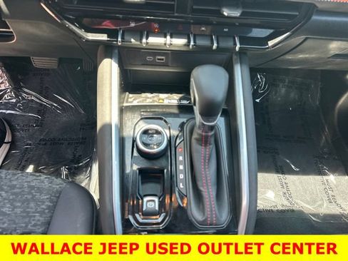 Used 2024 Chevrolet Colorado Z71 w/ Z71 Convenience Package 2 AWD/4WD image 21