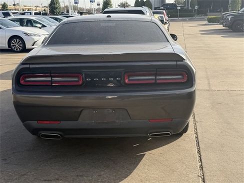 Used 2021 Dodge Challenger SXT image 6