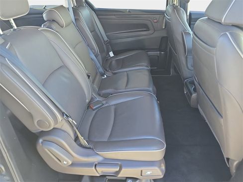Used 2024 Honda Odyssey Elite image 13
