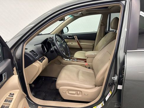 Used 2013 Toyota Highlander Limited image 9