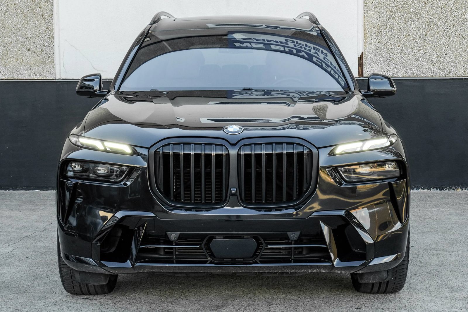 Used 2024 BMW X7 xDrive40i w/ M Sport Package AWD/4WD image 5