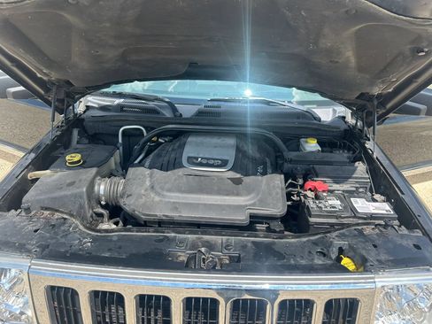 Used 2006 Jeep Commander Limited w/ Trailer Tow Group IV AWD/4WD image 9