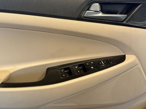 Used 2016 Hyundai Tucson Sport image 18