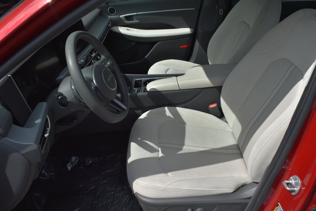 Used 2025 Hyundai Sonata SEL FWD image 7