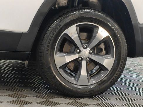 Used 2019 Jeep Cherokee Limited w/ Trailer Tow Group AWD/4WD image 63
