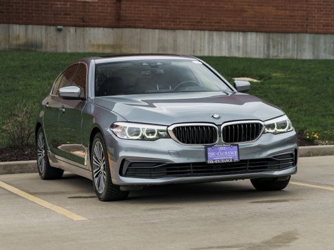 Used 2019 BMW 530i xDrive w/ Convenience Package image 2