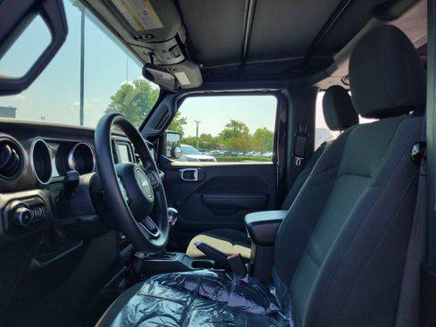 Used 2019 Jeep Wrangler Sport image 10