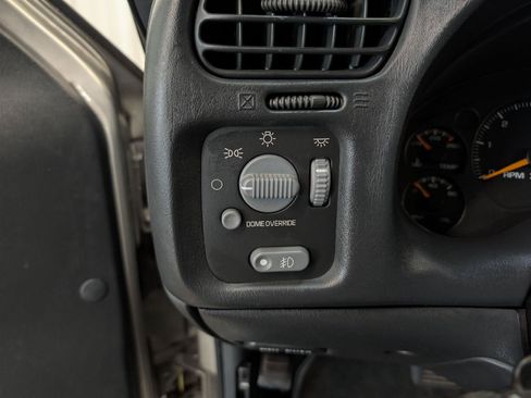 Used 2000 GMC Jimmy SLT AWD/4WD image 34