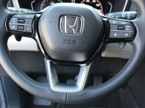 Used 2025 Honda Pilot EX-L image 12