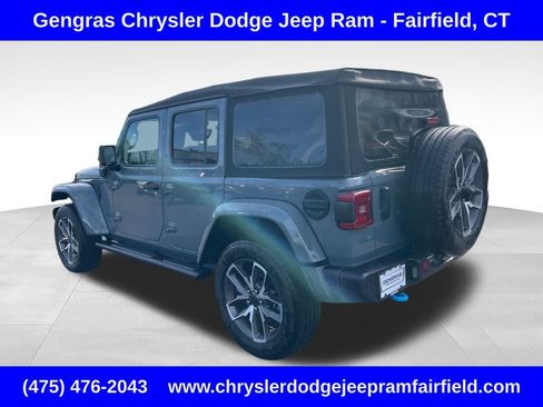 Used 2024 Jeep Wrangler Unlimited w/ Convenience Group AWD/4WD image 5