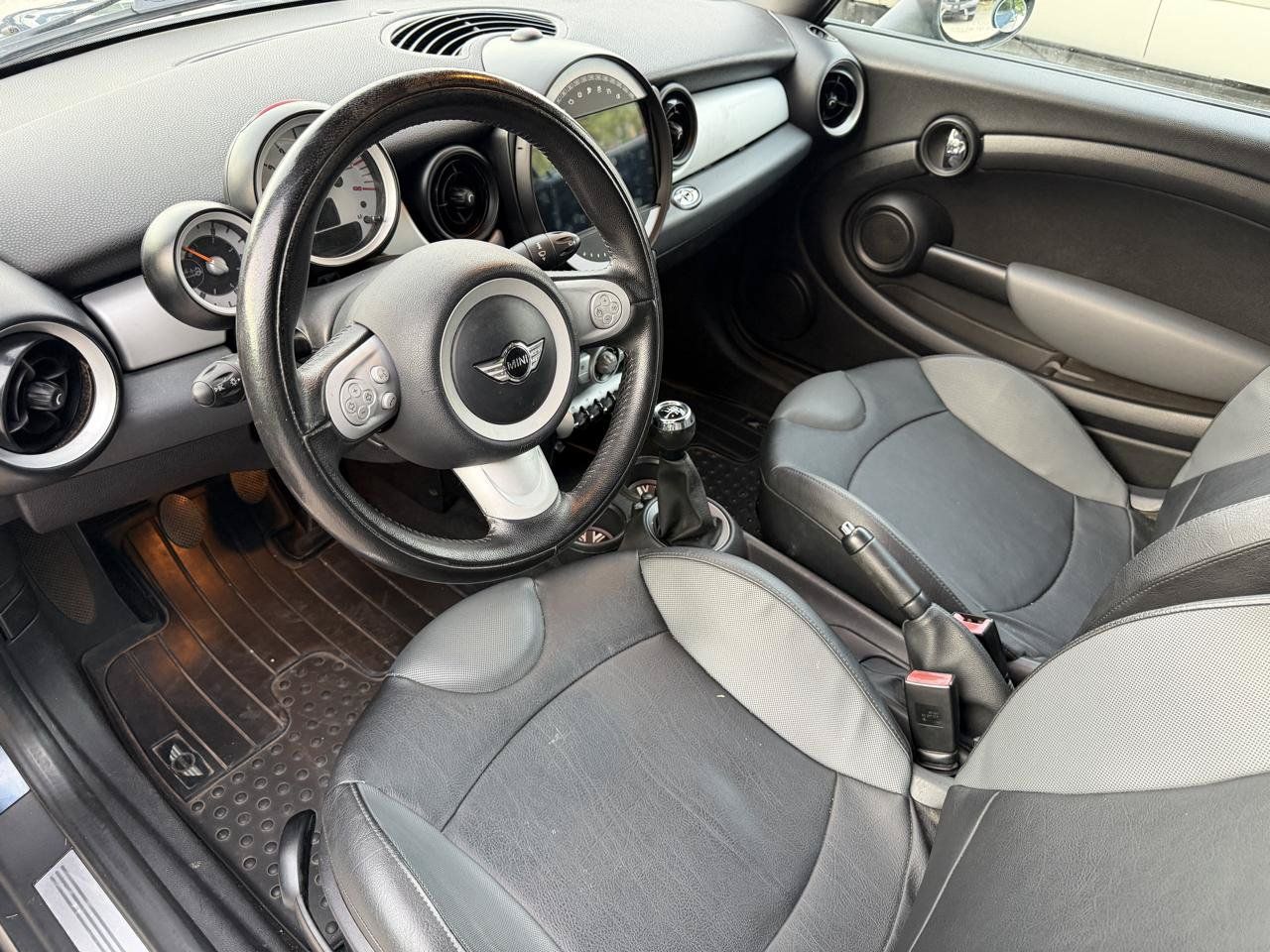 Used 2010 MINI Cooper Convertible FWD image 10